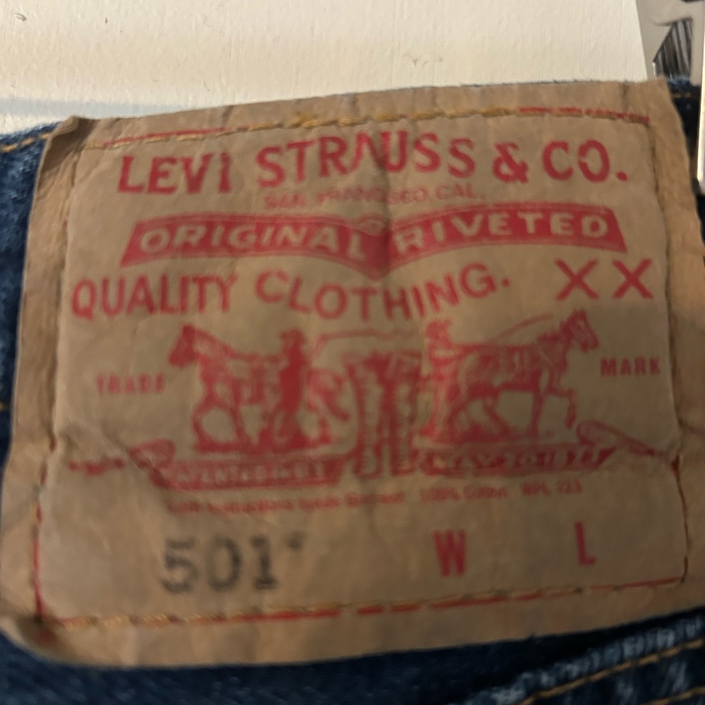 Vintage Levi’s 501’s - Picture 3 of 8